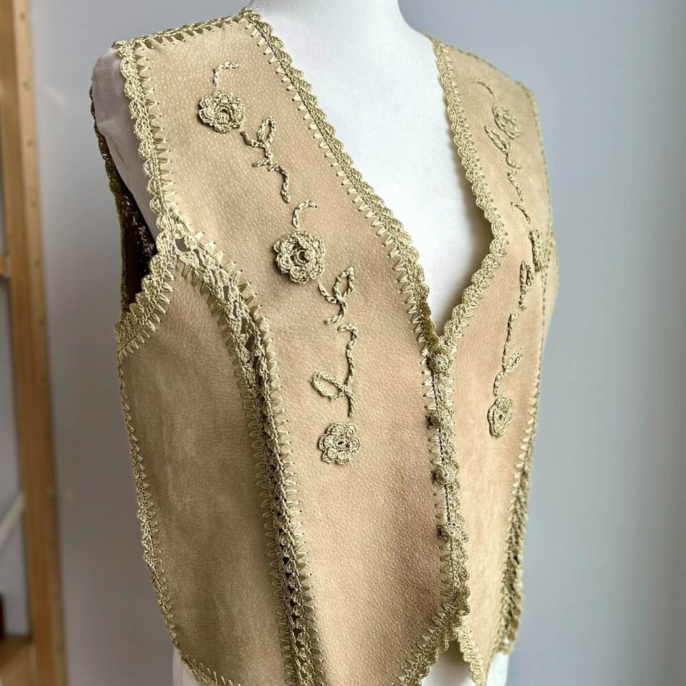 Vintage Sand Suede Floral Embroidered Artisan-Made Vest with Crochet Trim – US M